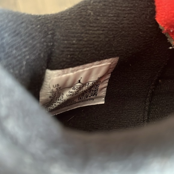 Jordon 4 Red Thunder Used-fair 6.6 GS (Grade School Size - Picture 7 of 7